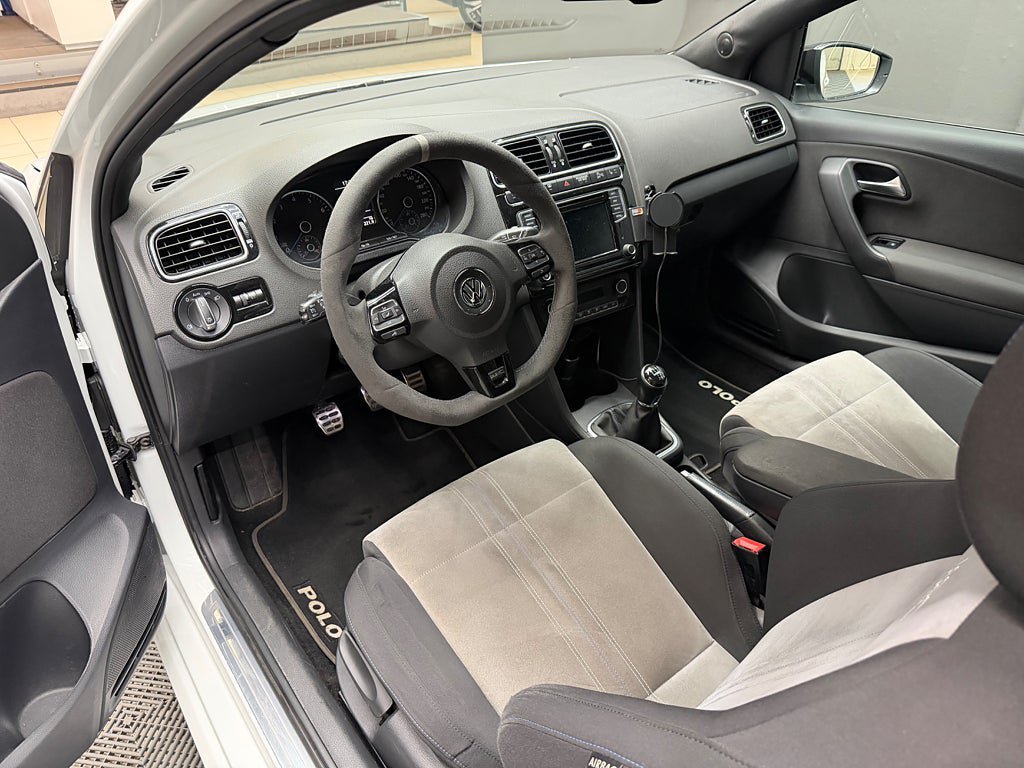 Vehicle Image 6