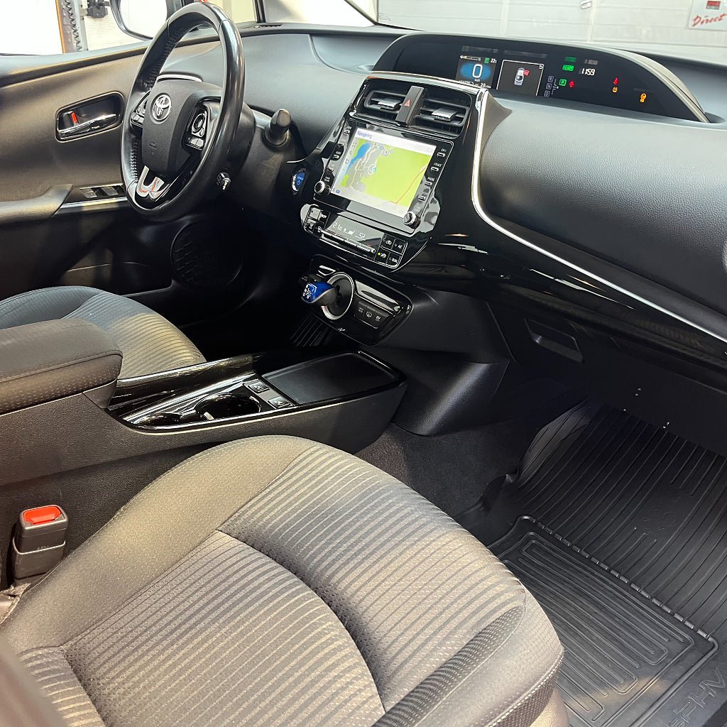 Vehicle Image 9
