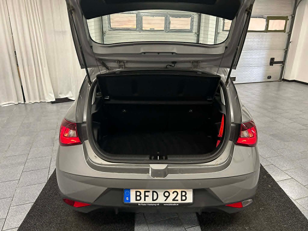 Vehicle Image 13