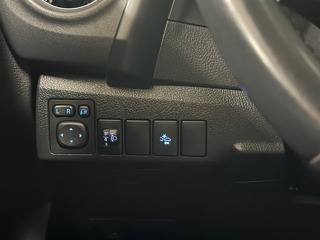 Vehicle Image 24