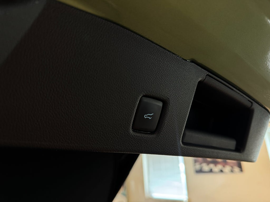 Vehicle Image 25