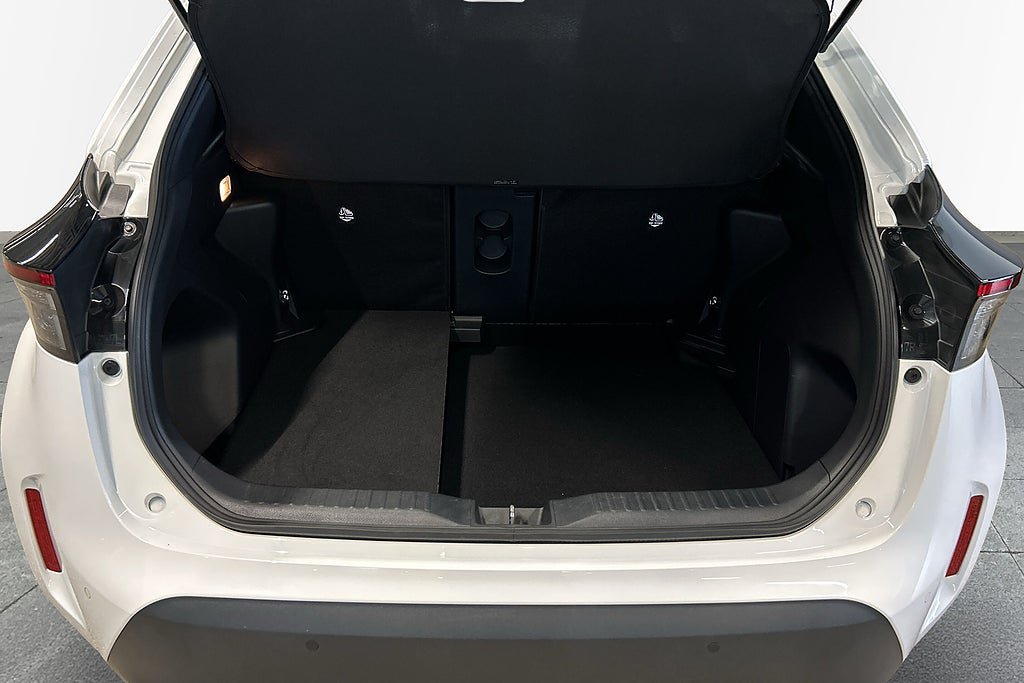 Vehicle Image 10