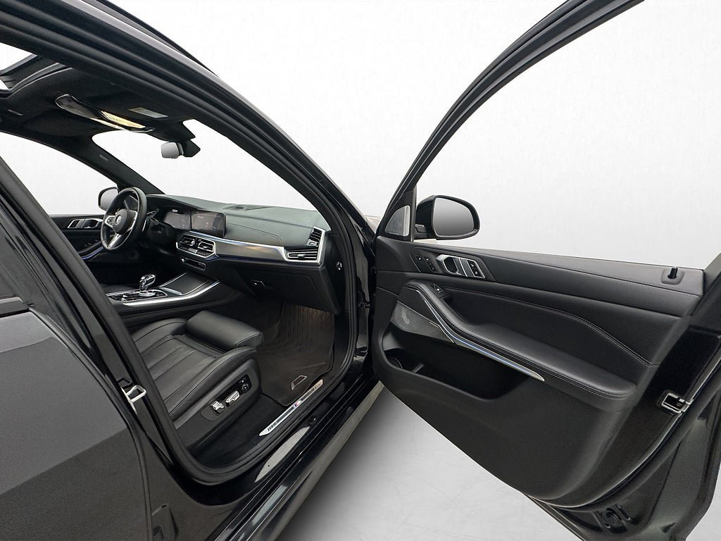 Vehicle Image 36