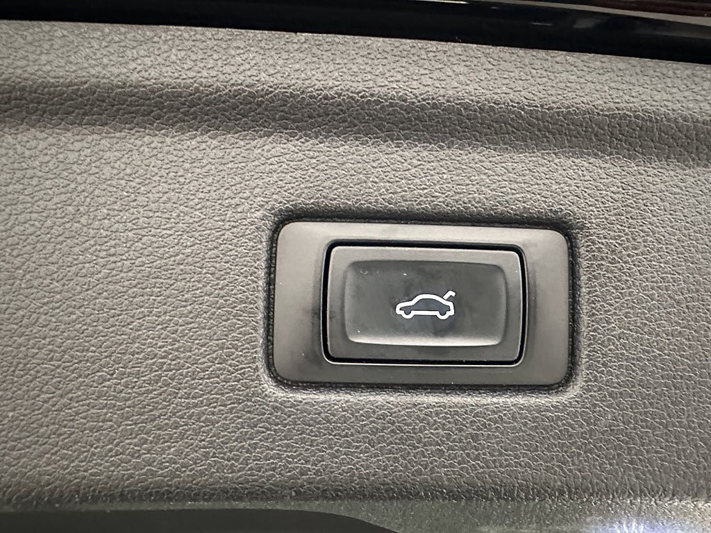Vehicle Image 27