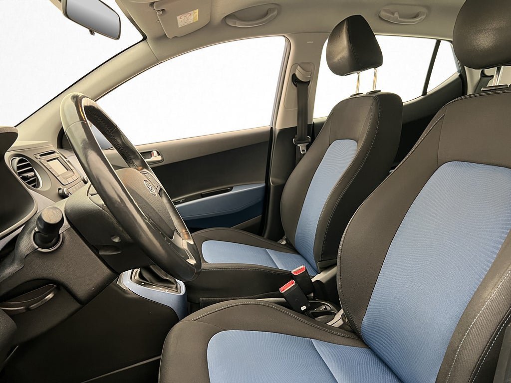Vehicle Image 9