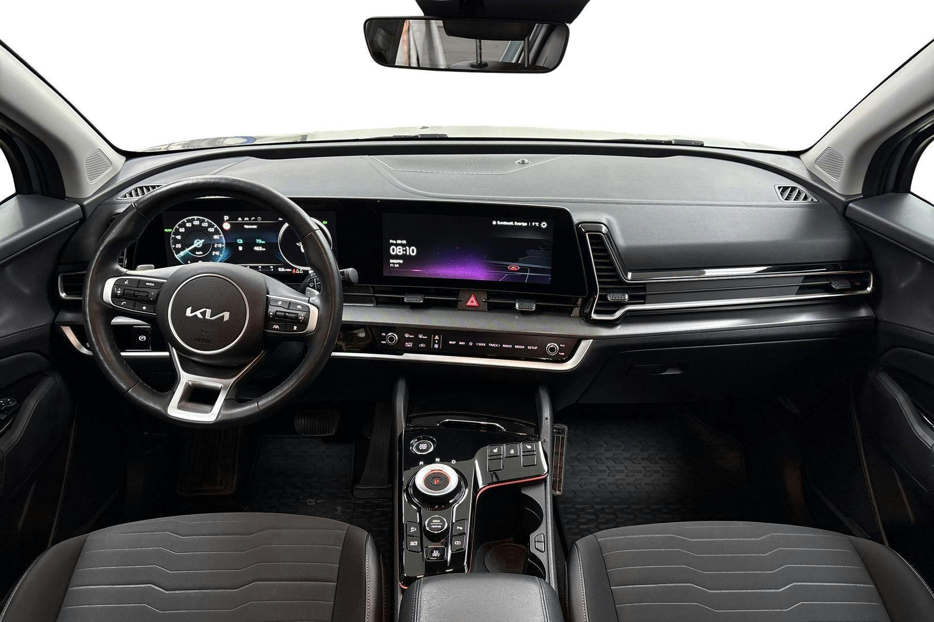 Vehicle Image 6