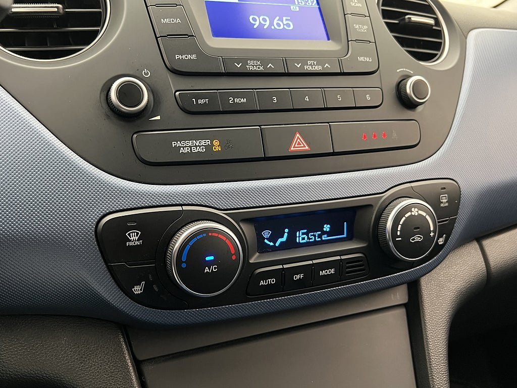 Vehicle Image 16