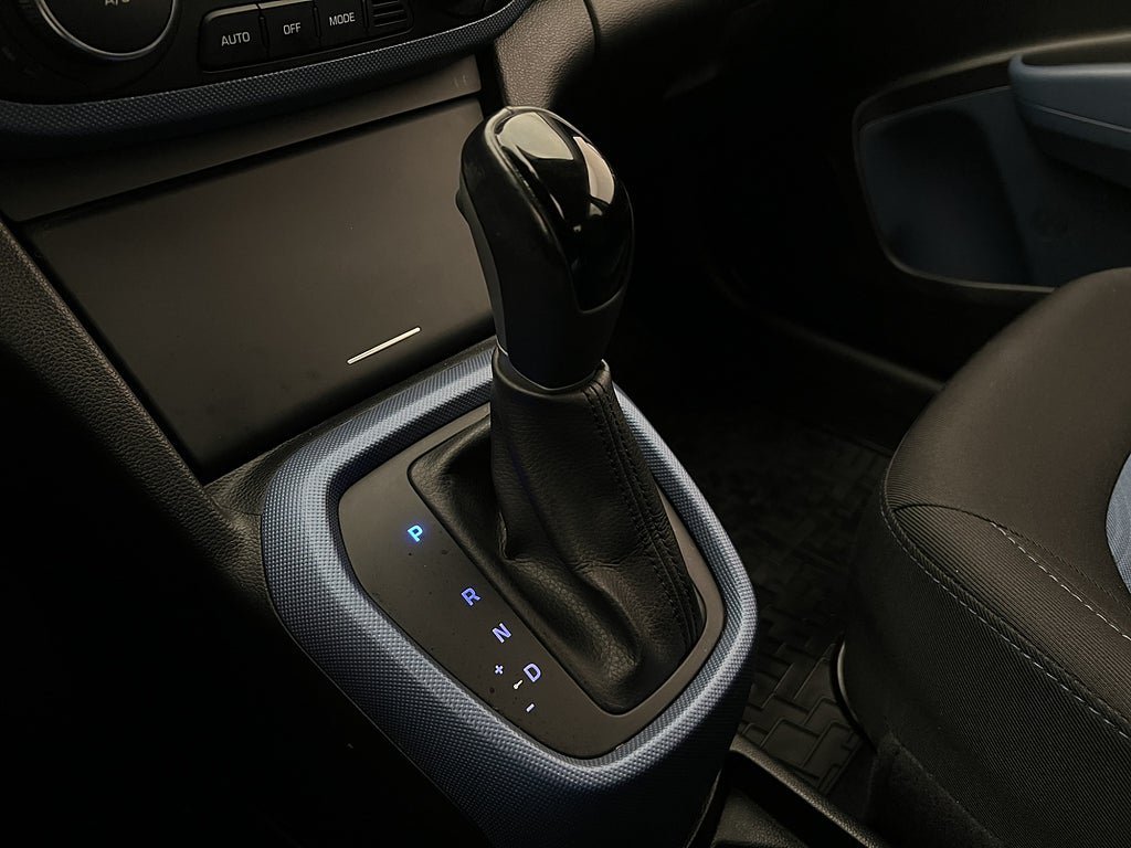 Vehicle Image 17