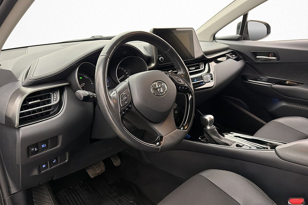 Vehicle Image 8