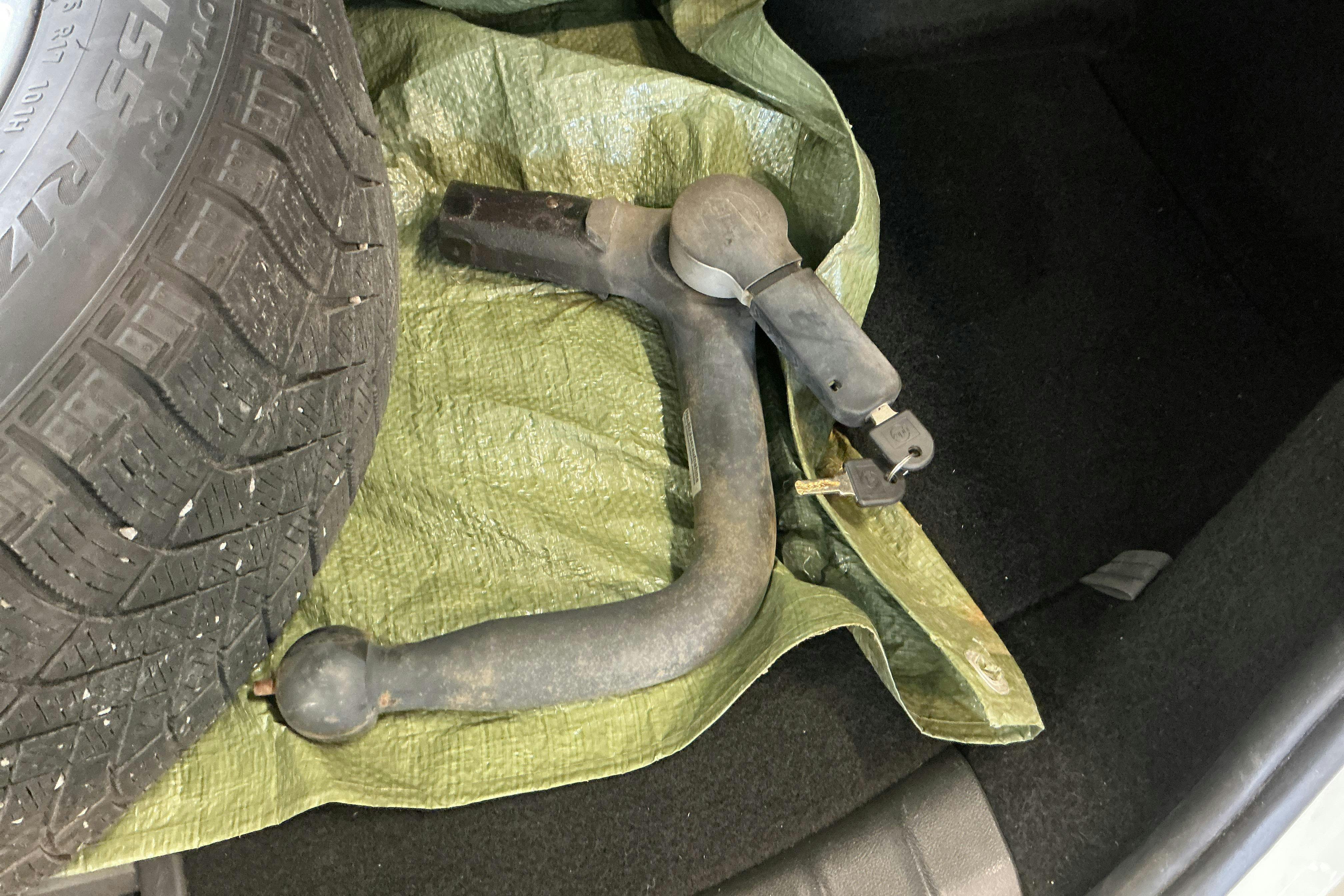 Vehicle Image 16