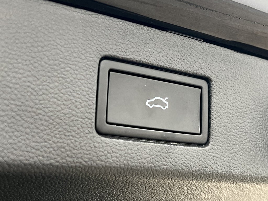 Vehicle Image 28