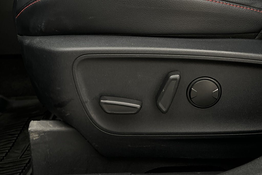 Vehicle Image 17
