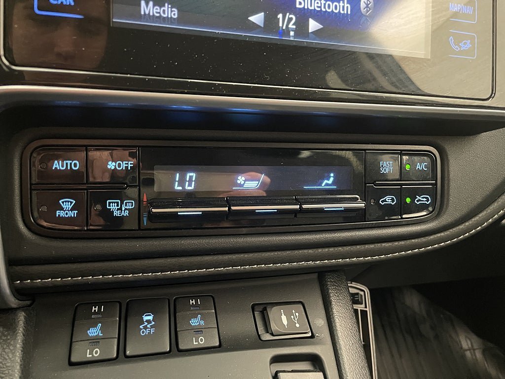 Vehicle Image 23