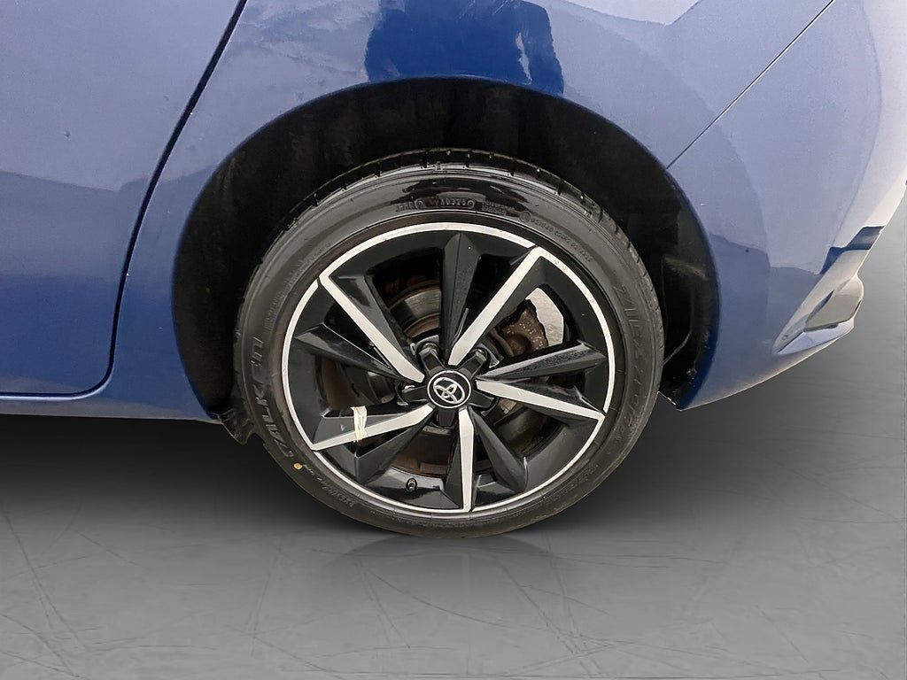 Vehicle Image 30