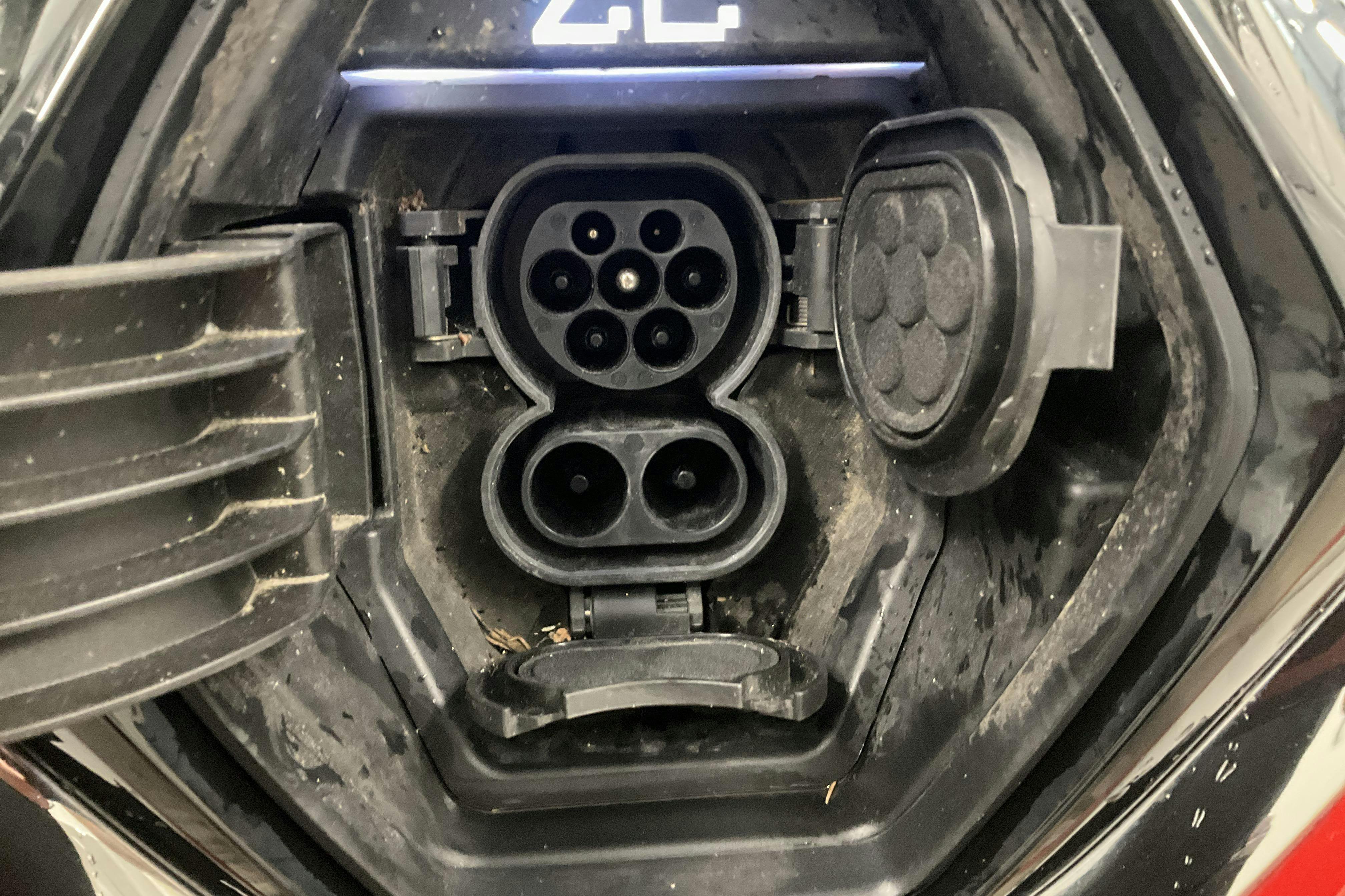 Vehicle Image 13