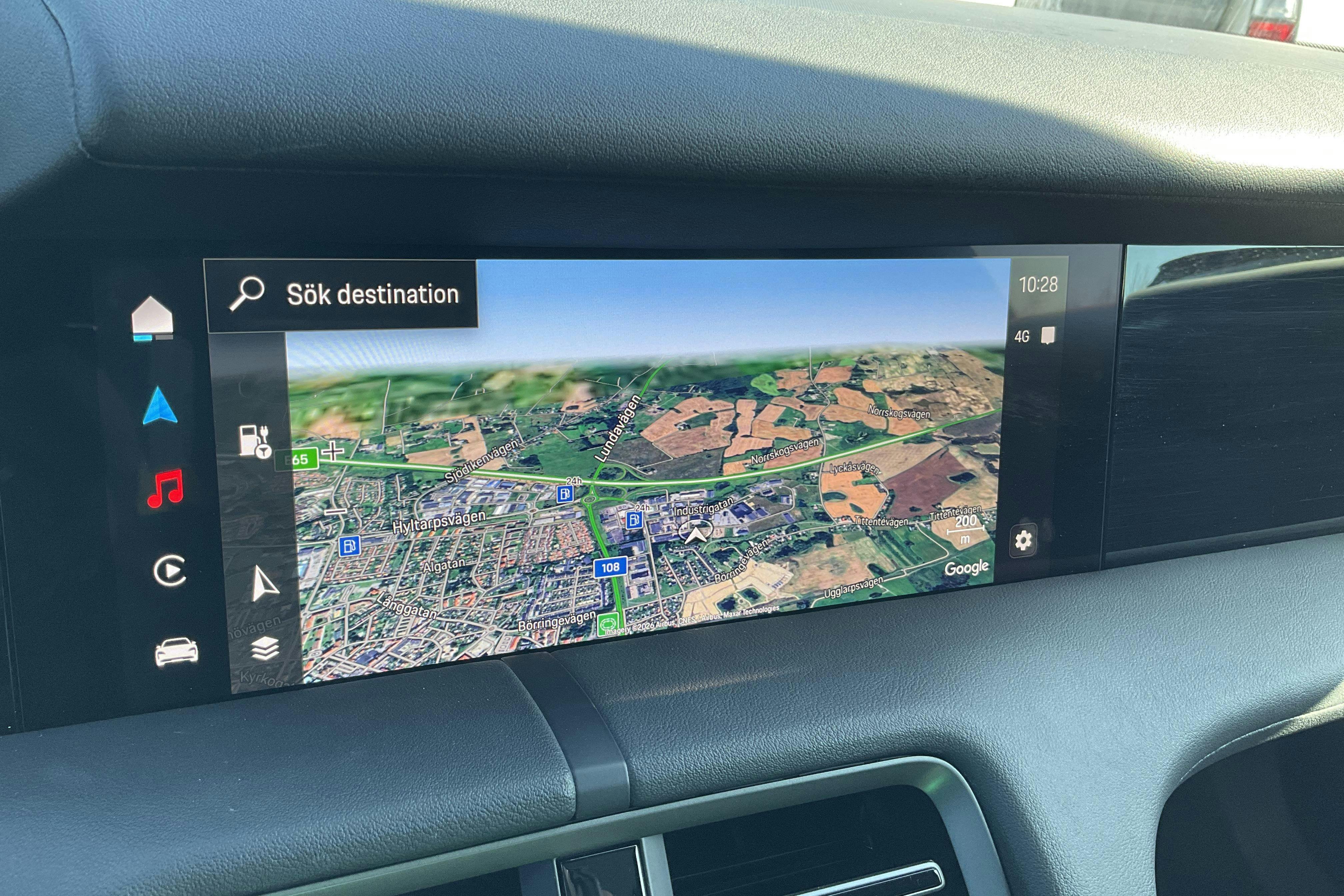 Vehicle Image 11