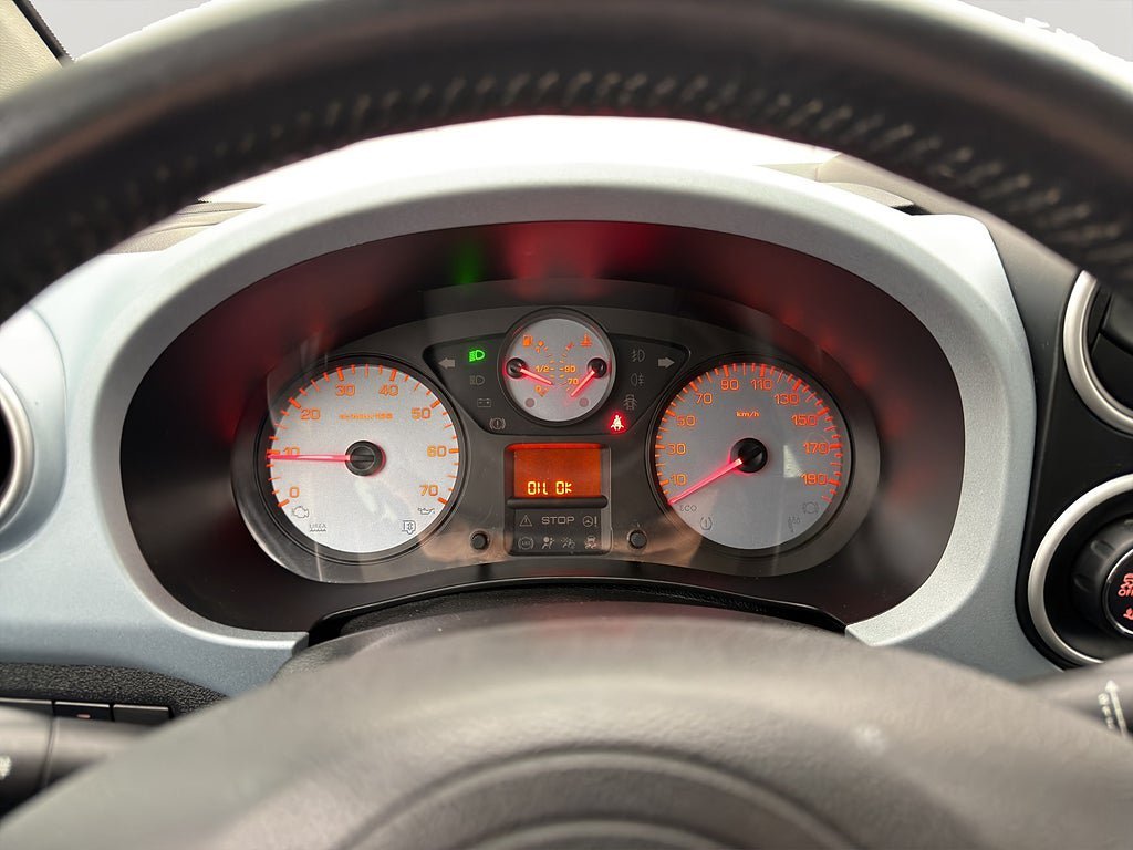 Vehicle Image 18