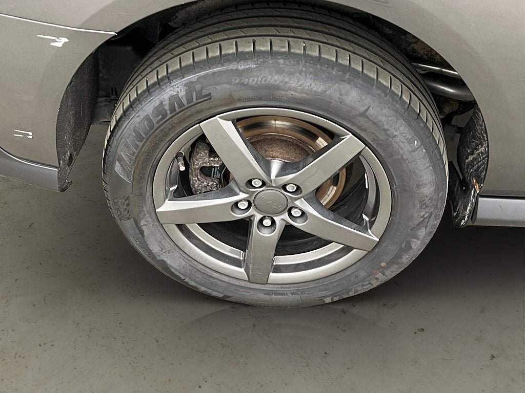 Vehicle Image 28