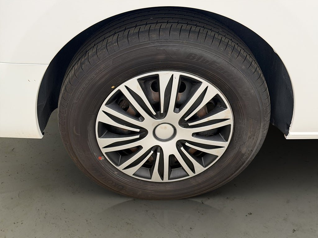 Vehicle Image 28