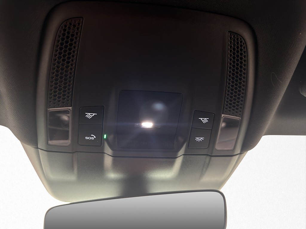 Vehicle Image 28
