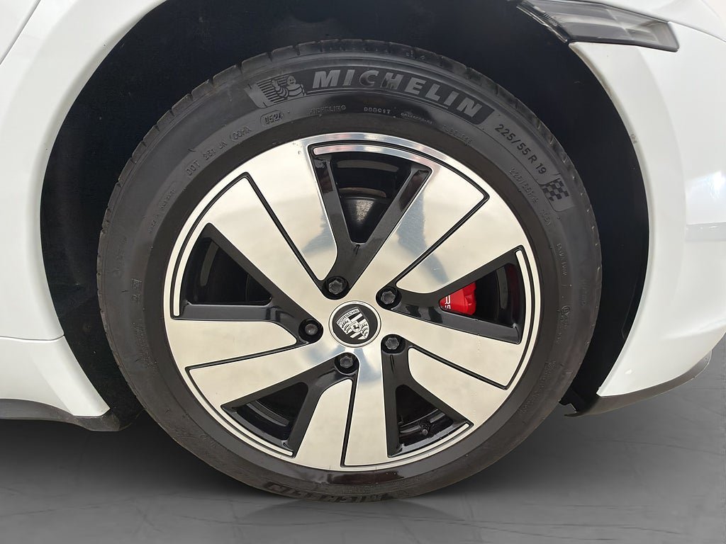 Vehicle Image 33