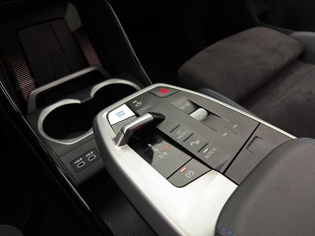 Vehicle Image 33