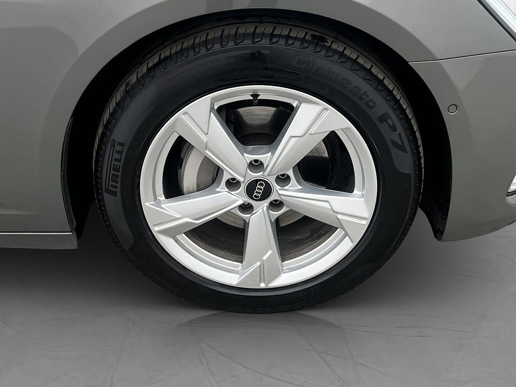 Vehicle Image 30
