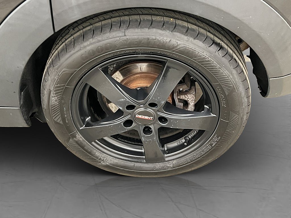 Vehicle Image 25
