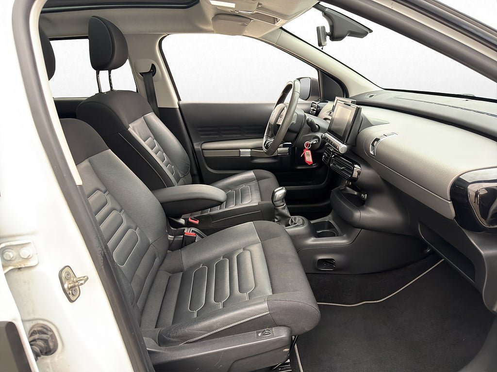 Vehicle Image 21