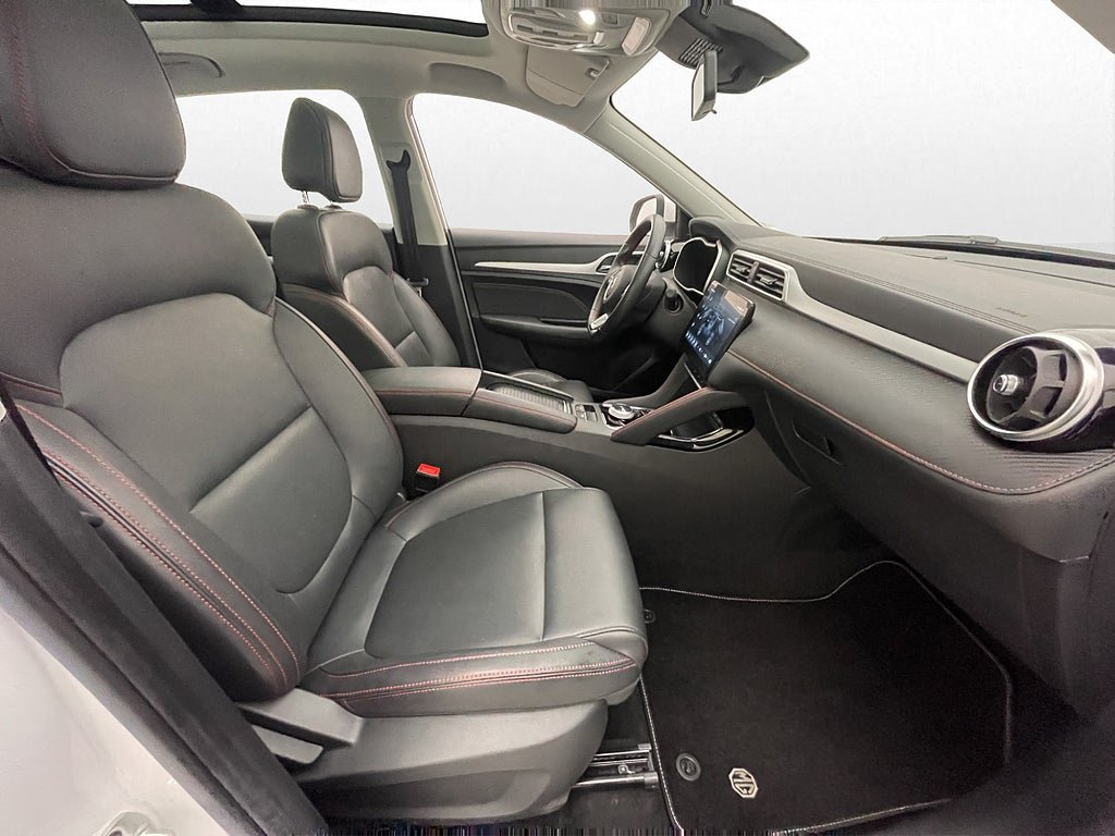 Vehicle Image 32