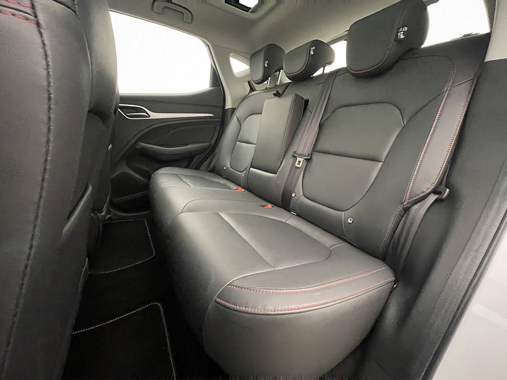 Vehicle Image 33