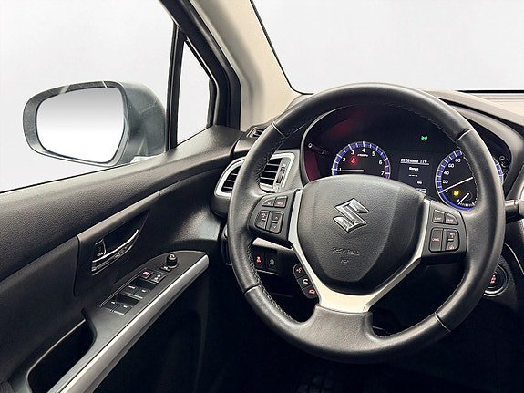 Vehicle Image 16