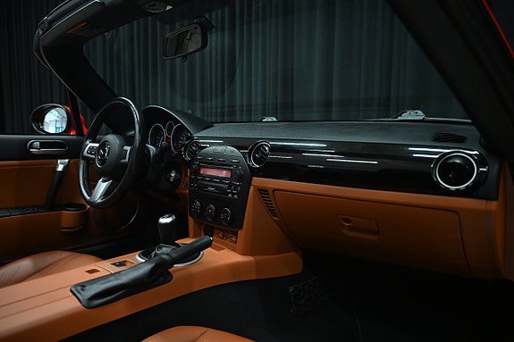 Vehicle Image 24