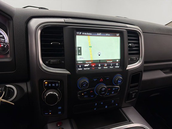 Vehicle Image 25