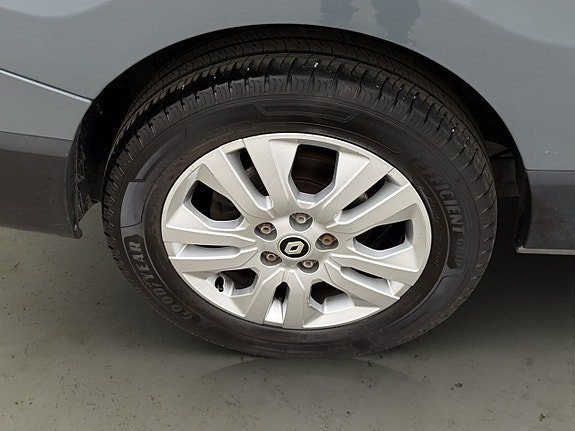 Vehicle Image 32