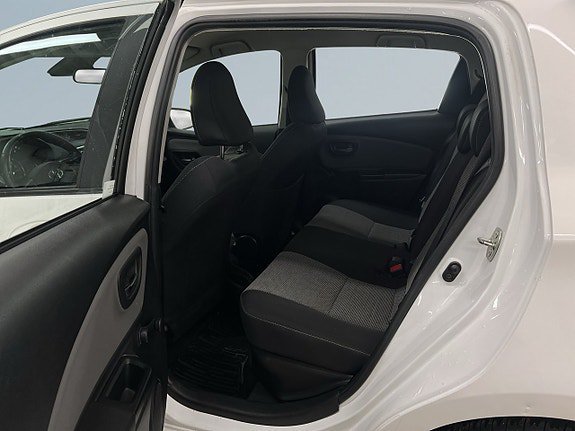 Vehicle Image 13