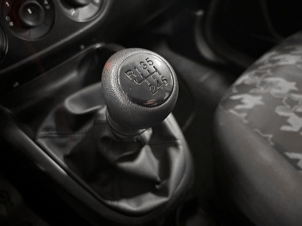 Vehicle Image 17