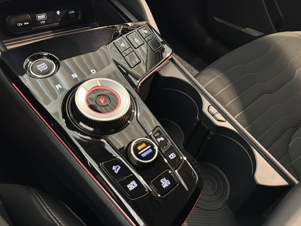 Vehicle Image 12