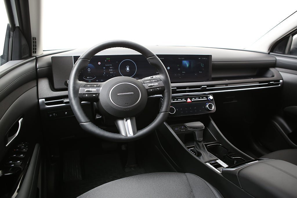 Vehicle Image 12