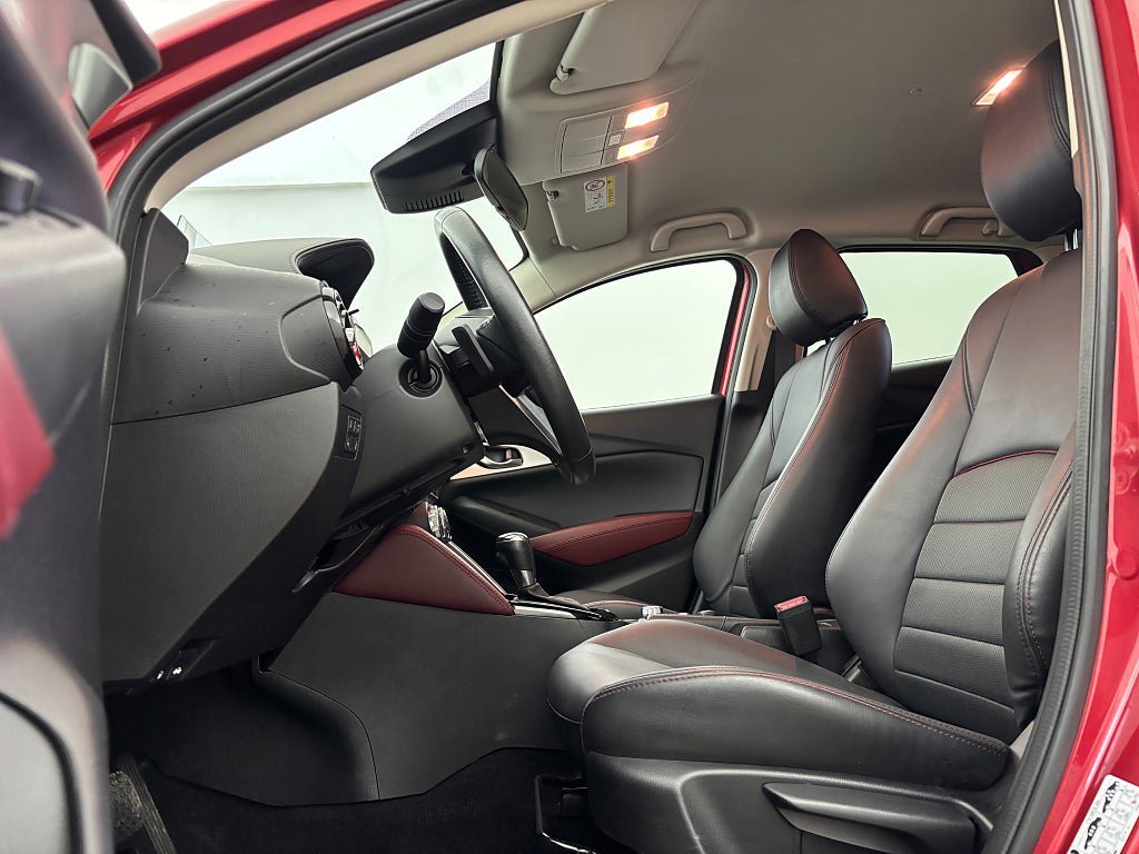 Vehicle Image 13