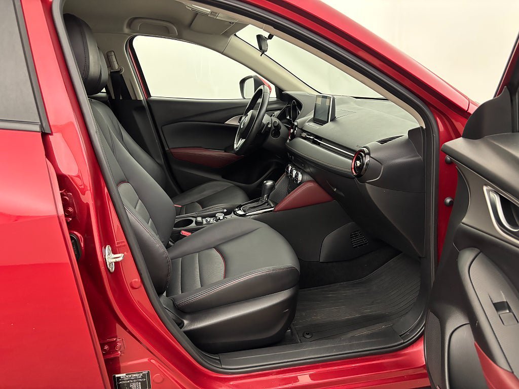 Vehicle Image 21