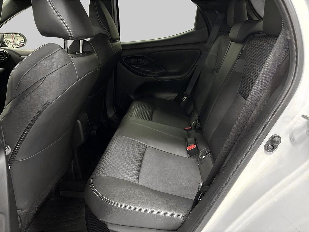 Vehicle Image 11