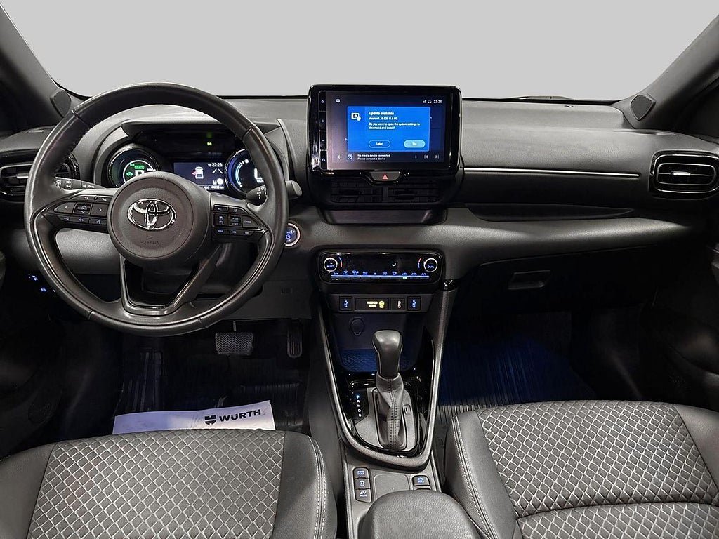Vehicle Image 12