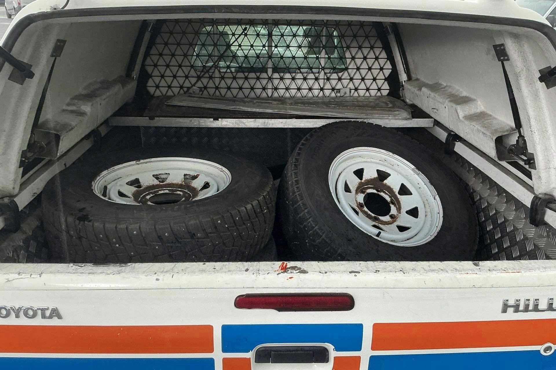 Vehicle Image 8
