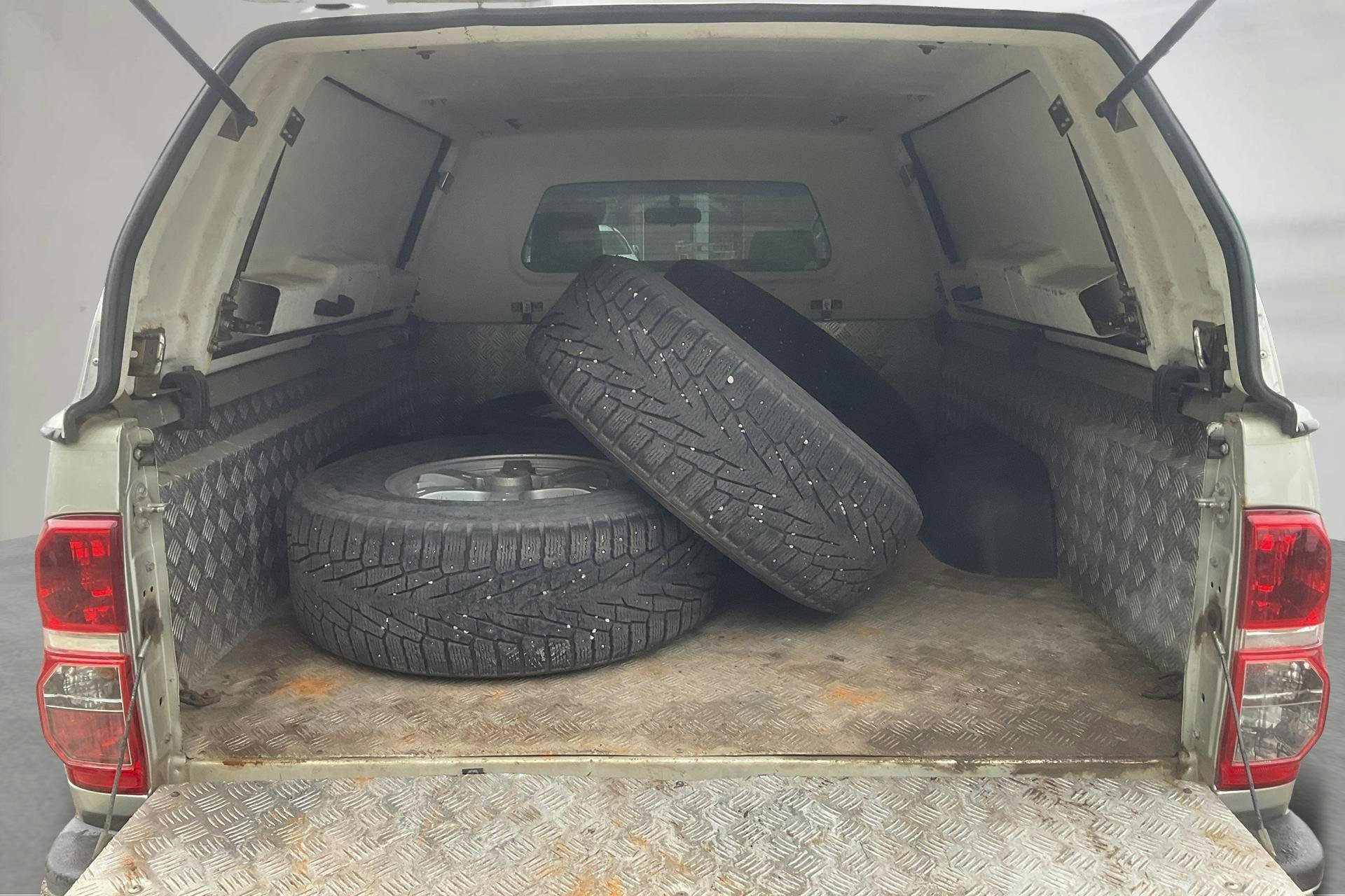 Vehicle Image 9