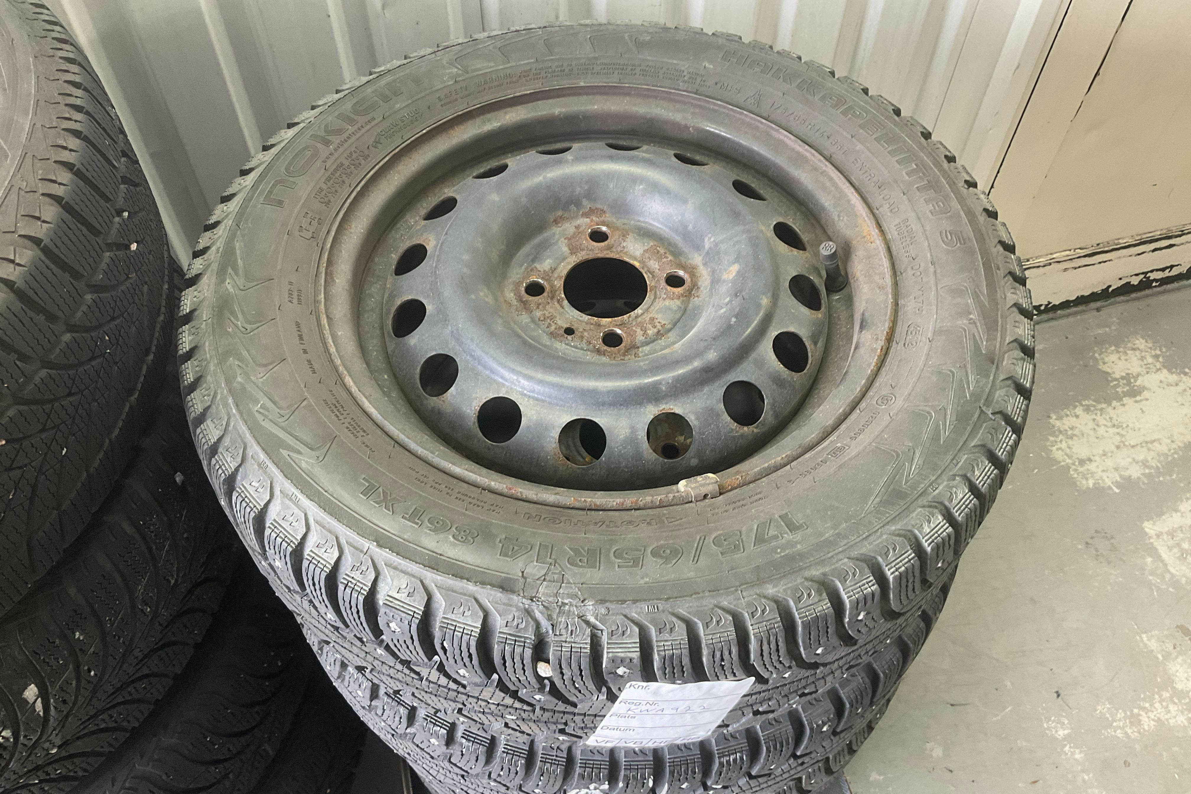 Vehicle Image 11
