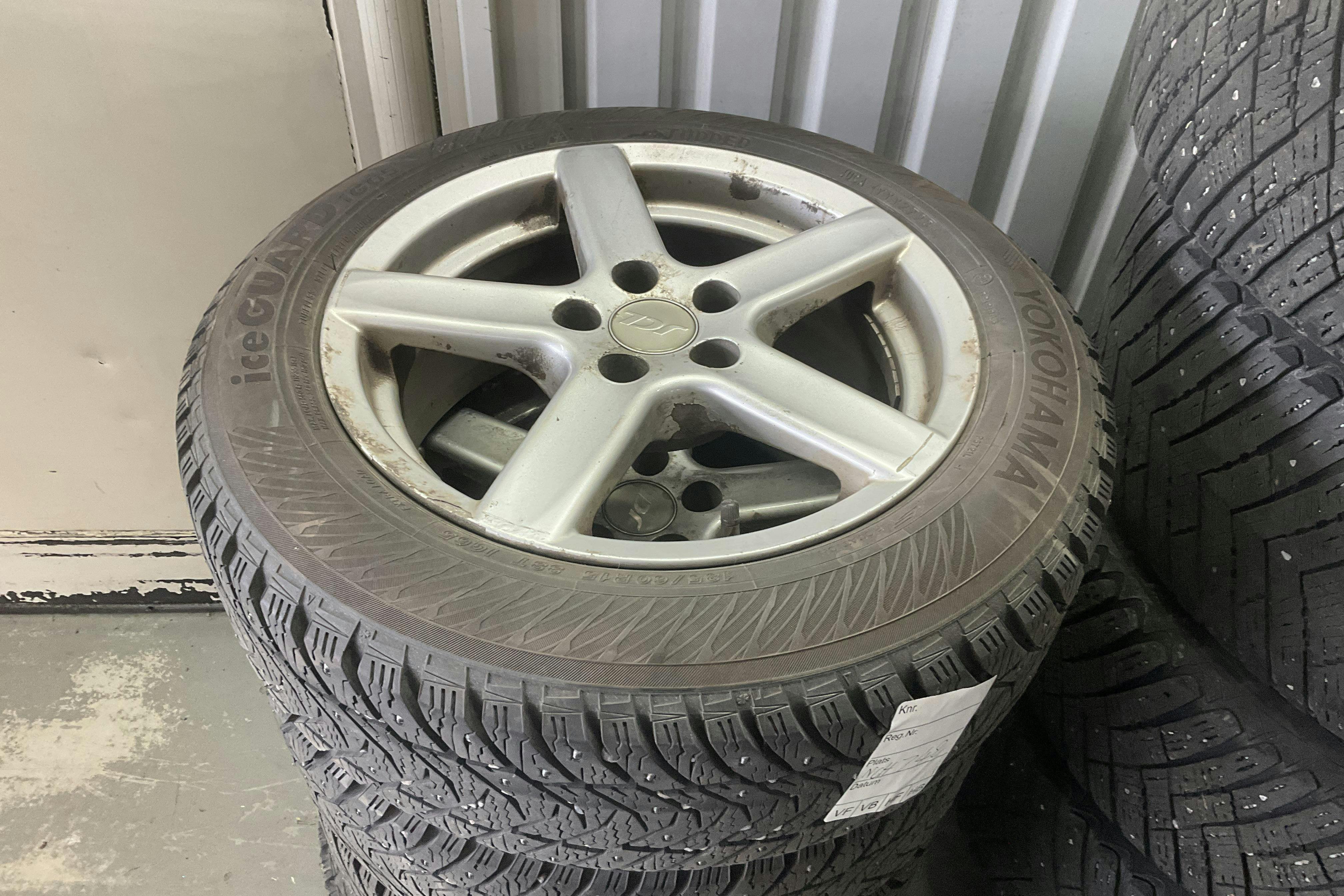 Vehicle Image 11