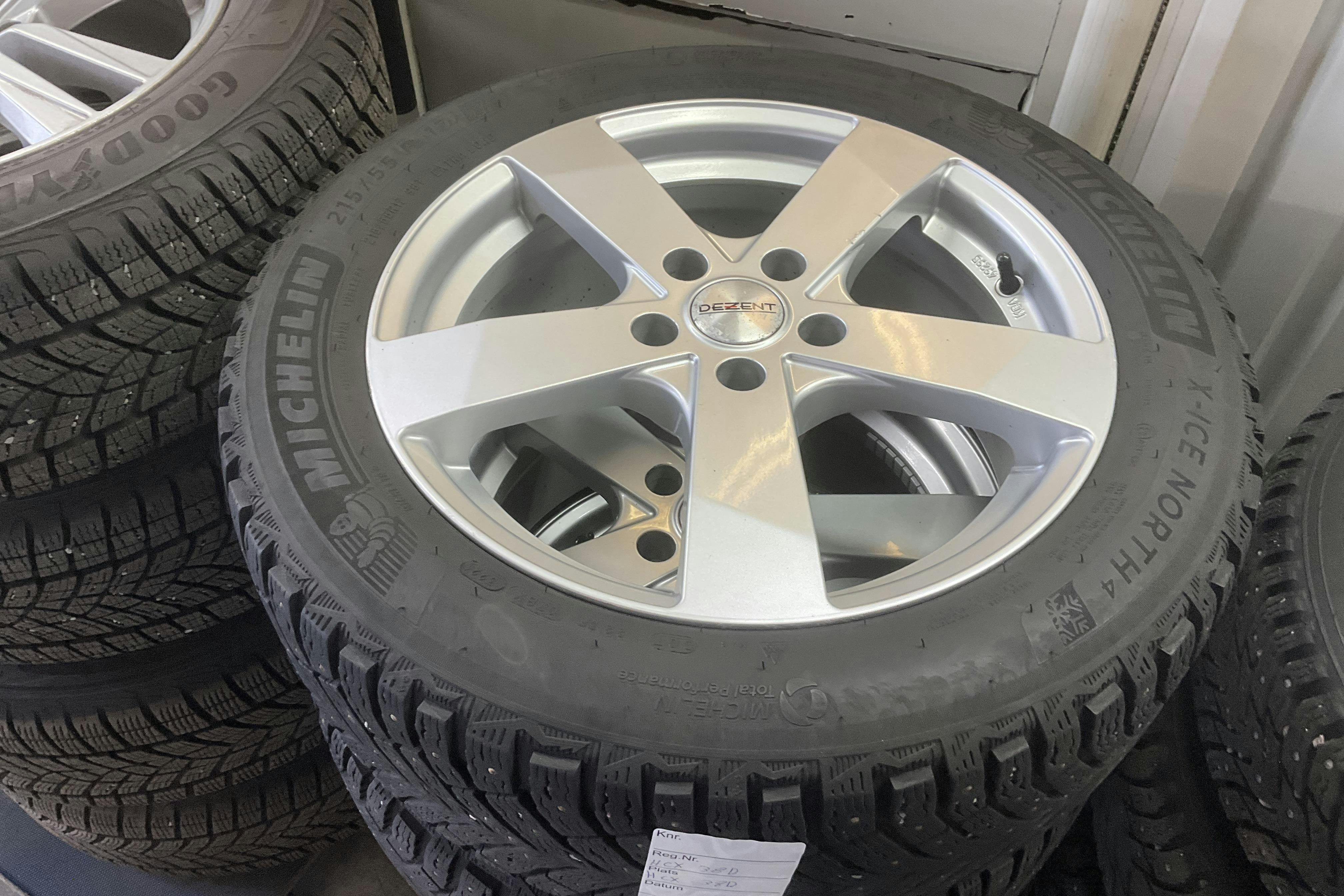 Vehicle Image 14