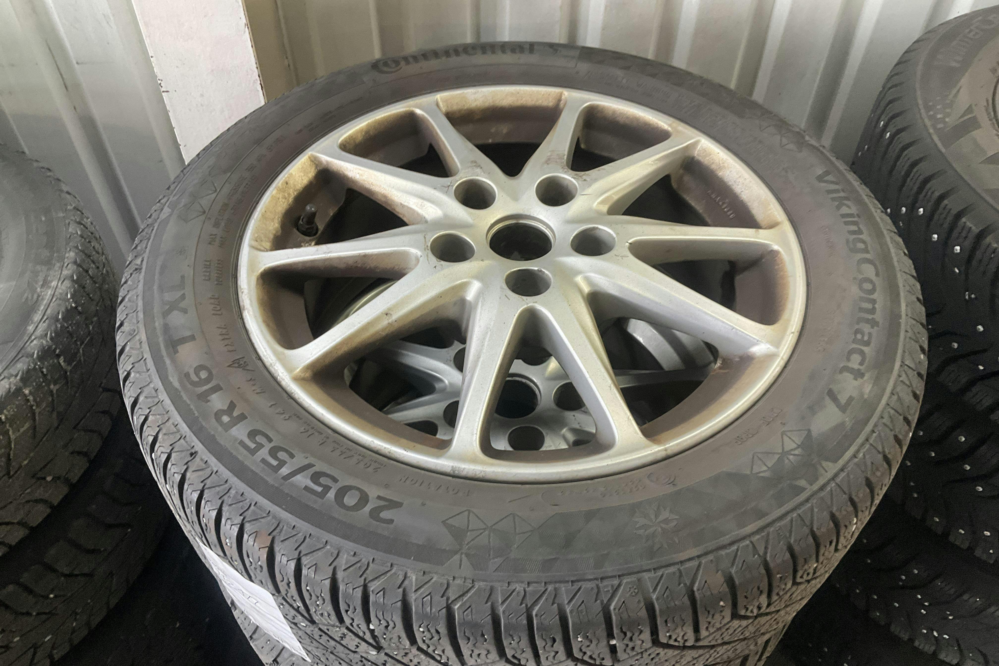 Vehicle Image 13