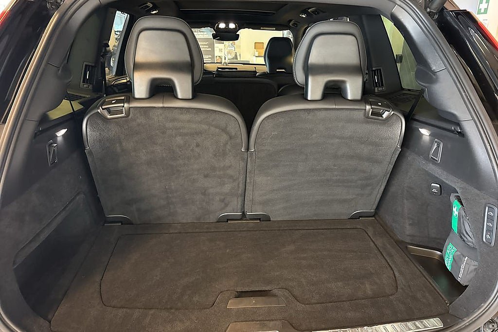 Vehicle Image 32
